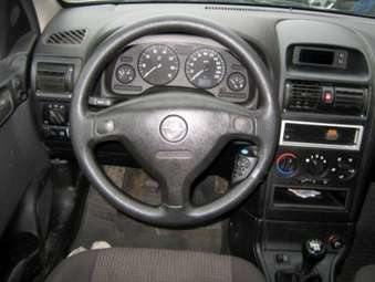 2004 Opel Astra Pictures