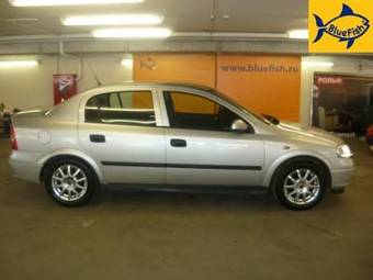 2004 Opel Astra Pictures