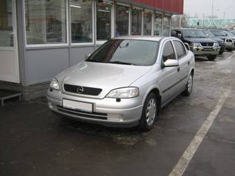 2004 Opel Astra Pictures