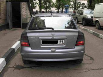 2004 Opel Astra Pictures