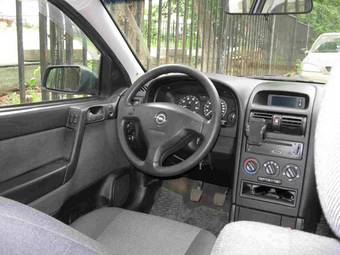 2004 Opel Astra Pictures