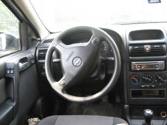 2004 Opel Astra Photos