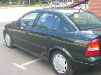 2004 Opel Astra Pictures