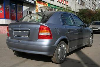 2004 Opel Astra Pictures