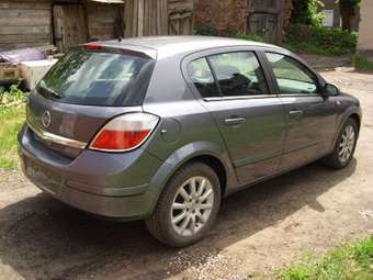 2005 Opel Astra Photos