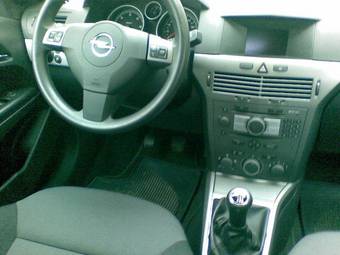 2005 Opel Astra Photos