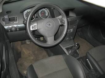 2005 Opel Astra Photos