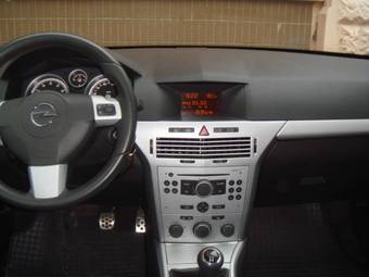 2005 Opel Astra Pictures