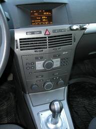 2006 Opel Astra Pictures