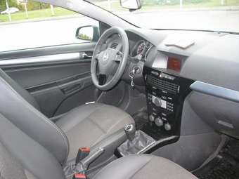 2007 Opel Astra Photos