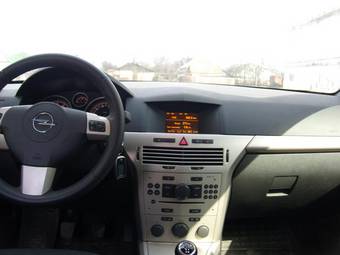 2007 Opel Astra Photos