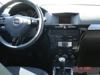 2007 Opel Astra Photos