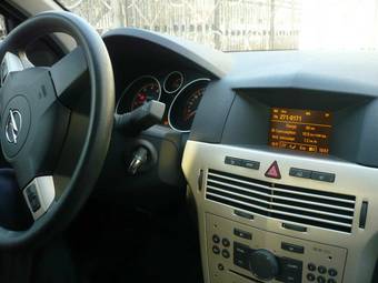 2007 Opel Astra Pictures