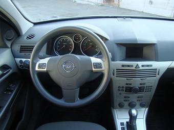 2007 Opel Astra Photos