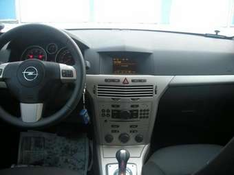 2008 Opel Astra Pictures