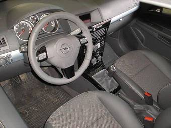 2008 Opel Astra Photos