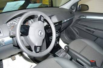 2008 Opel Astra Photos