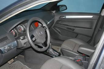 2008 Opel Astra Pictures