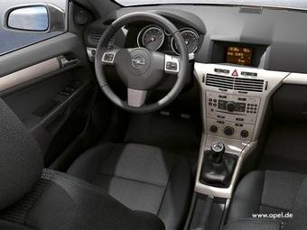 2008 Opel Astra Pictures