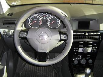 2008 Opel Astra Pictures