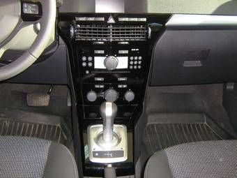 2008 Opel Astra Photos