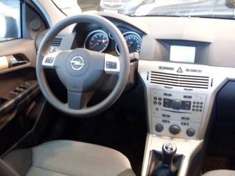 2008 Opel Astra Pictures