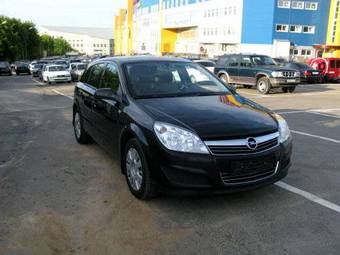 2008 Opel Astra Pictures