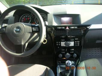 2008 Opel Astra Pictures
