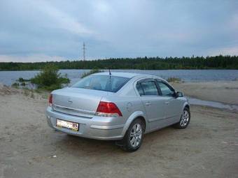 2008 Opel Astra Pictures