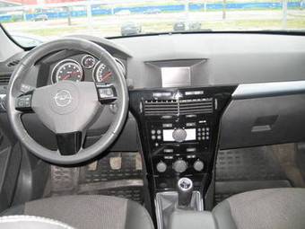 2008 Opel Astra Photos