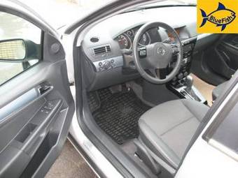 2008 Opel Astra Pictures