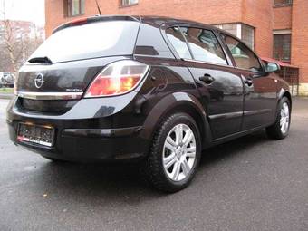 2008 Opel Astra Pictures