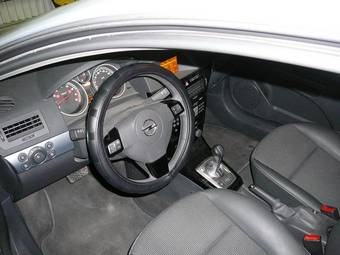 2008 Opel Astra Pictures