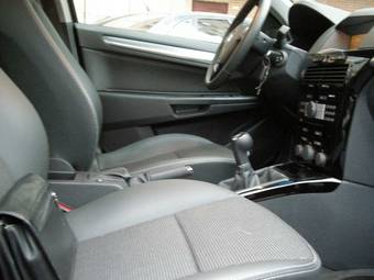 2008 Opel Astra Photos