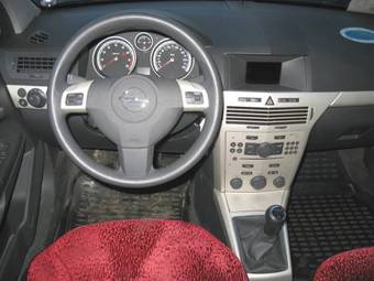 2008 Opel Astra Photos