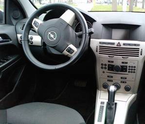 2008 Opel Astra Pictures