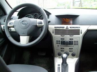 2008 Opel Astra Photos