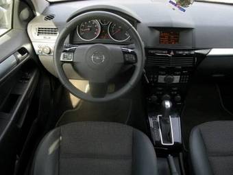 2008 Opel Astra Photos