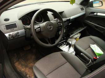 2008 Opel Astra Photos