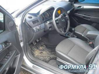 2008 Opel Astra Photos