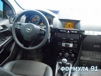 2008 Opel Astra Photos