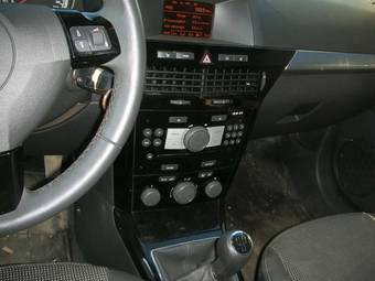 2008 Opel Astra Pictures