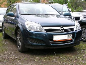 2008 Opel Astra Photos