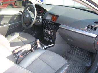 2008 Opel Astra Photos