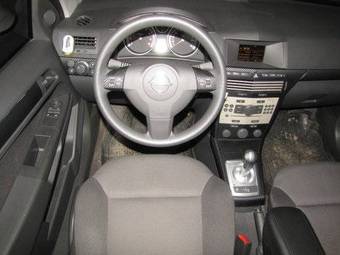 2008 Opel Astra Photos