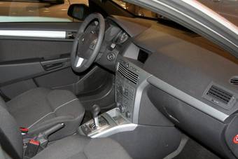 2009 Opel Astra Pictures