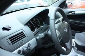 2009 Opel Astra Pics