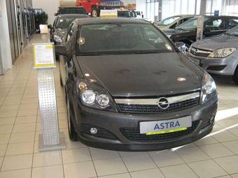 2009 Opel Astra Photos