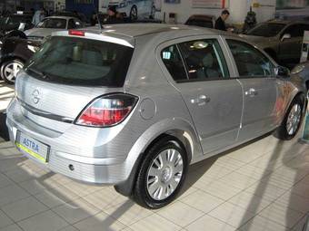 2009 Opel Astra Pictures