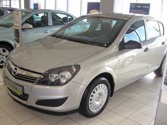 2009 Opel Astra Photos